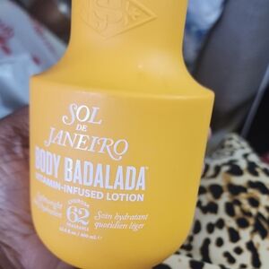 Sol de Janeiro Body Badalada Vitamin-Infused Lotion - Vibrant Yellow